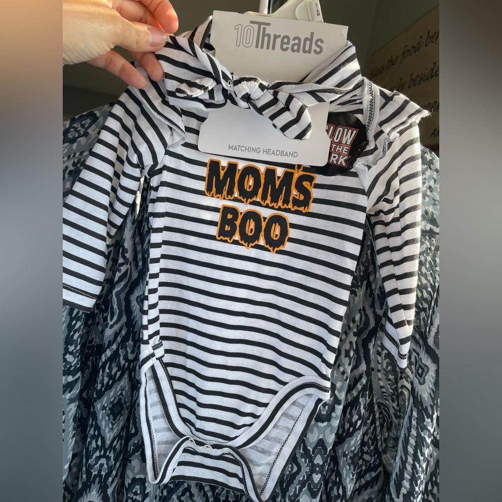NWT Moms Boo onesie & headband